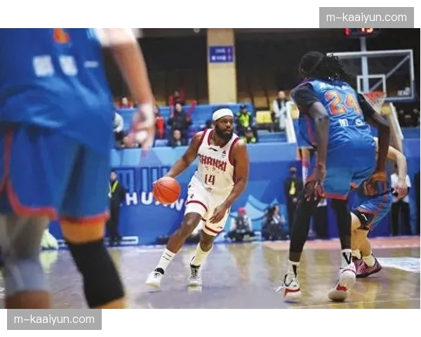 山西84比61大胜四川 法耶22+12全面数据引领胜利