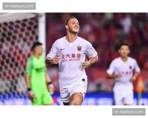 莱昂纳多2球状态回升 海港外援前锋逐步找回感觉